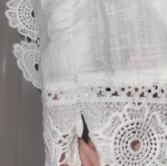 NEW WITHOUT TAGS EMBROIDERED TOP. SUPER CUTE. - Picture 5 of 6